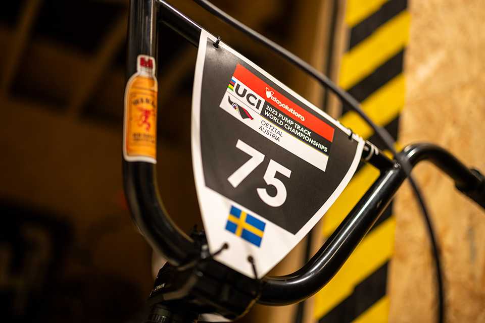 UCI Pump Track WM Tirol: Fahrrad mit Startnummer 75, Schweden.